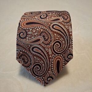 Sophisticated Paisley Tie in Rich Brown Tones